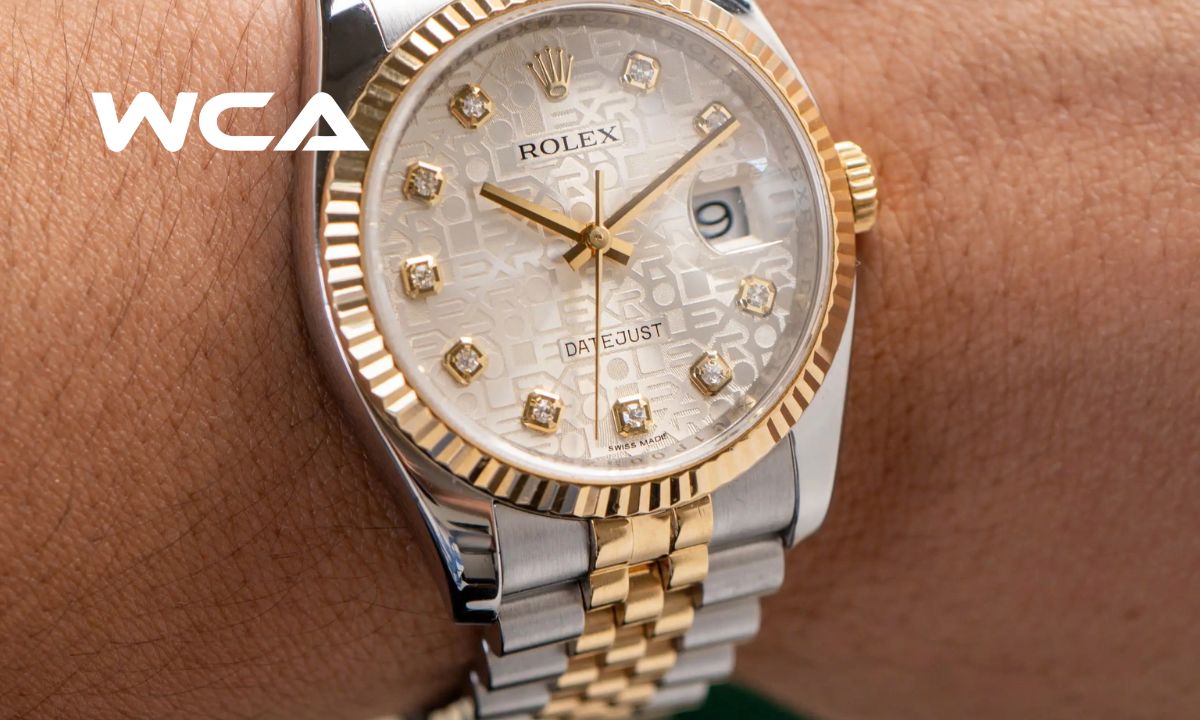 Cách nhận biết đồng hồ Rolex thật và giả nhanh và chính xác 4 Endlink chính hãng ôm khít giữa dây đeo và vỏ đồng hồ, khe hở nhỏ và không có cảm giác lỏng lẻo