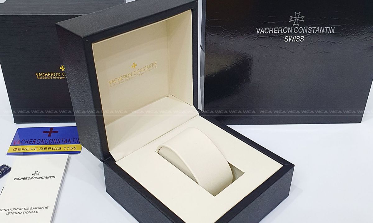 Bật mí 8 cách nhận biết đồng hồ Vacheron Constantin chính hãng 4 Hộp và giấy tờ đi kèm khi mua đồng hồ Vacheron Constantin chính hãng
