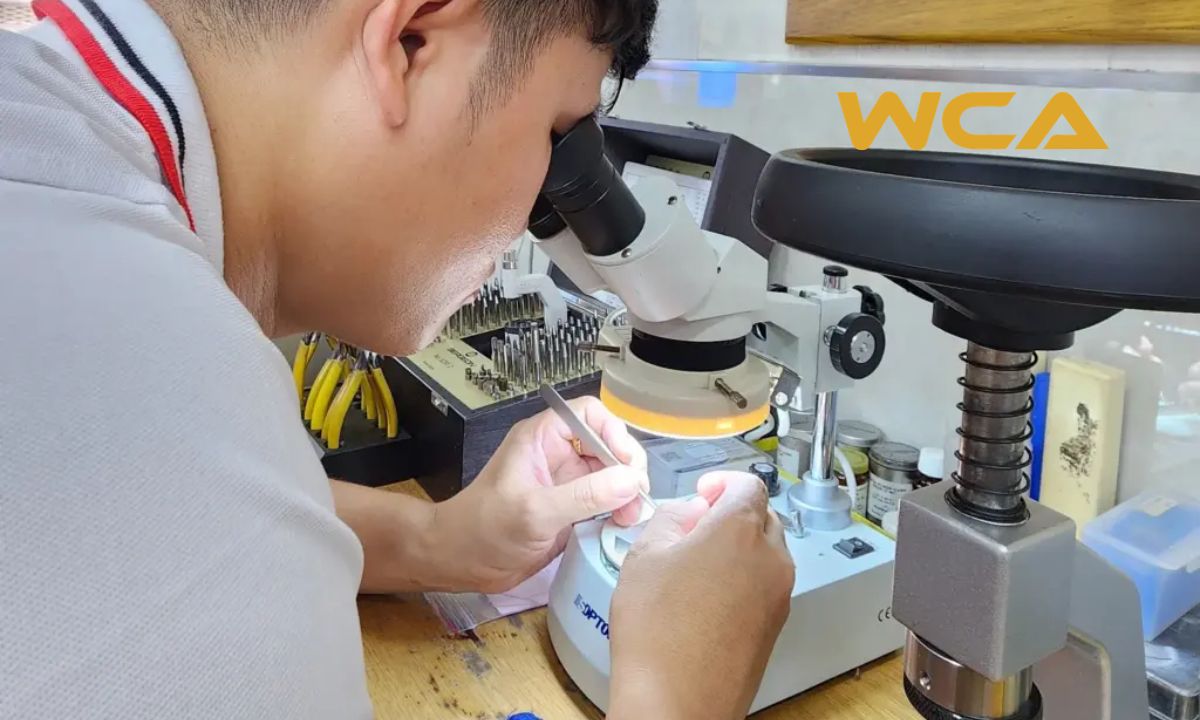 Thẩm định kỹ thuật đồng hồ ở đâu uy tín? Giá bao nhiêu? 2 Thẩm định rõ ràng giúp xác định chính xác tình trạng, nguồn gốc và giá trị thực của đồng hồ